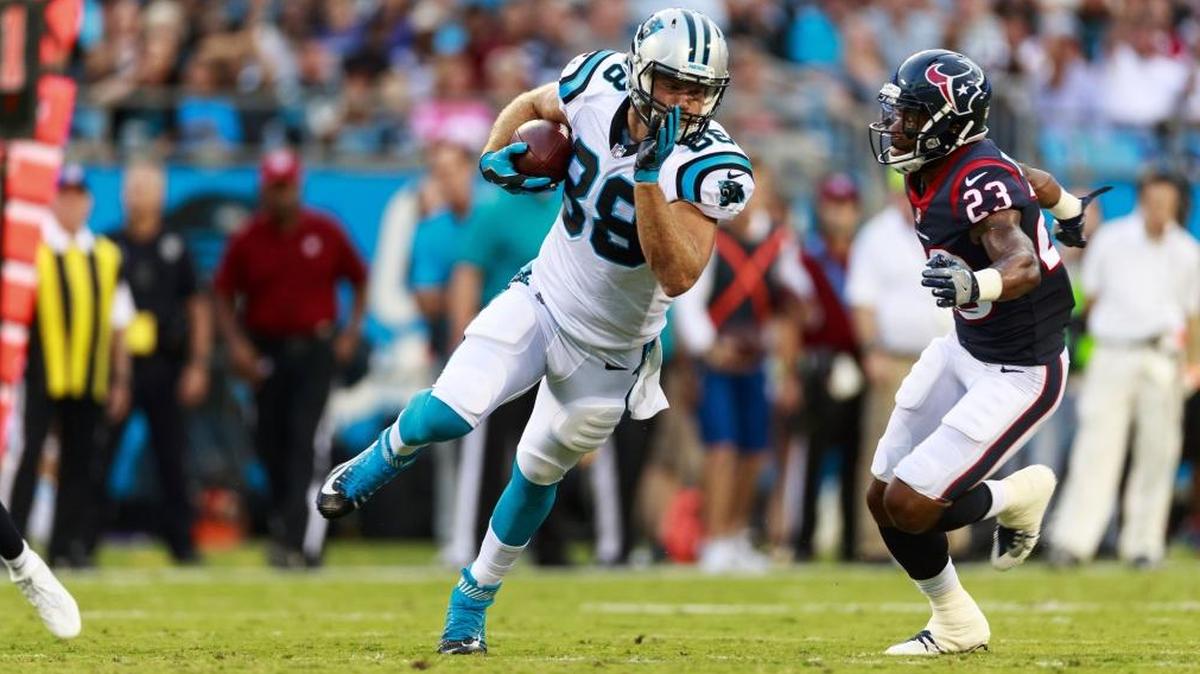 Panthers tight end Greg Olsen will be part of the Fox broadcast team for Sunday’s Vikings-Rams game. The Vikings aren’t thrilled with the arrangement.