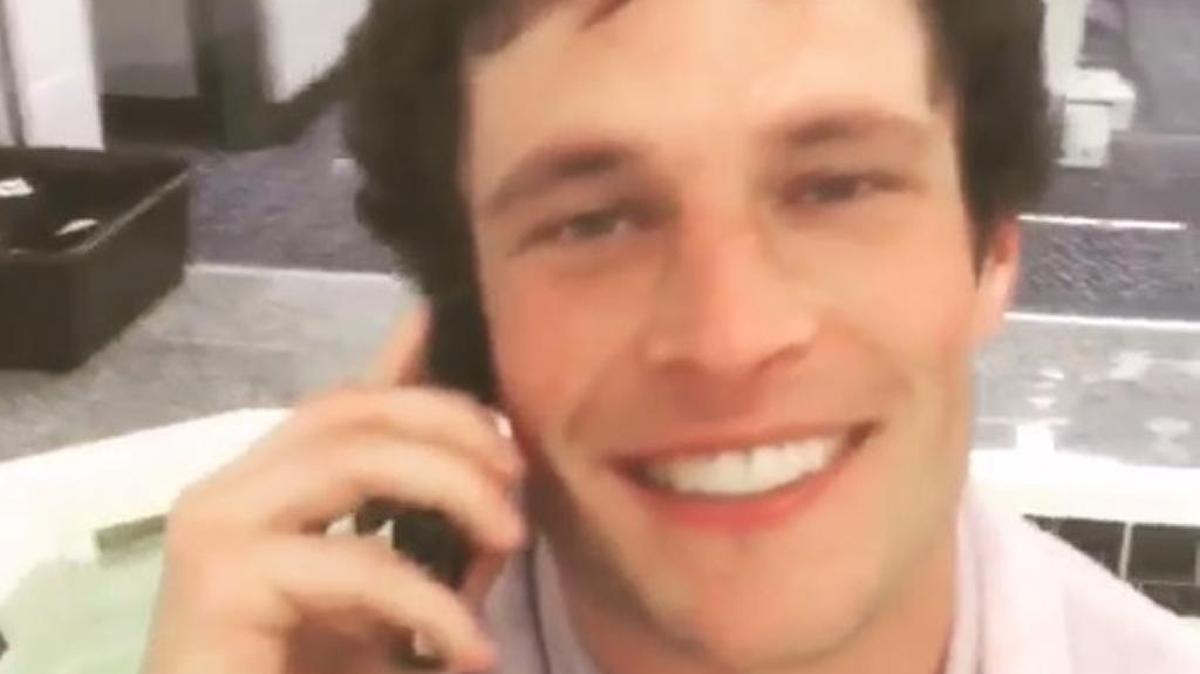 Carolina Panthers linebacker Luke Kuechly sings along to Adele’s “Hello” in a video posted by teammate Jonathan Stewart.