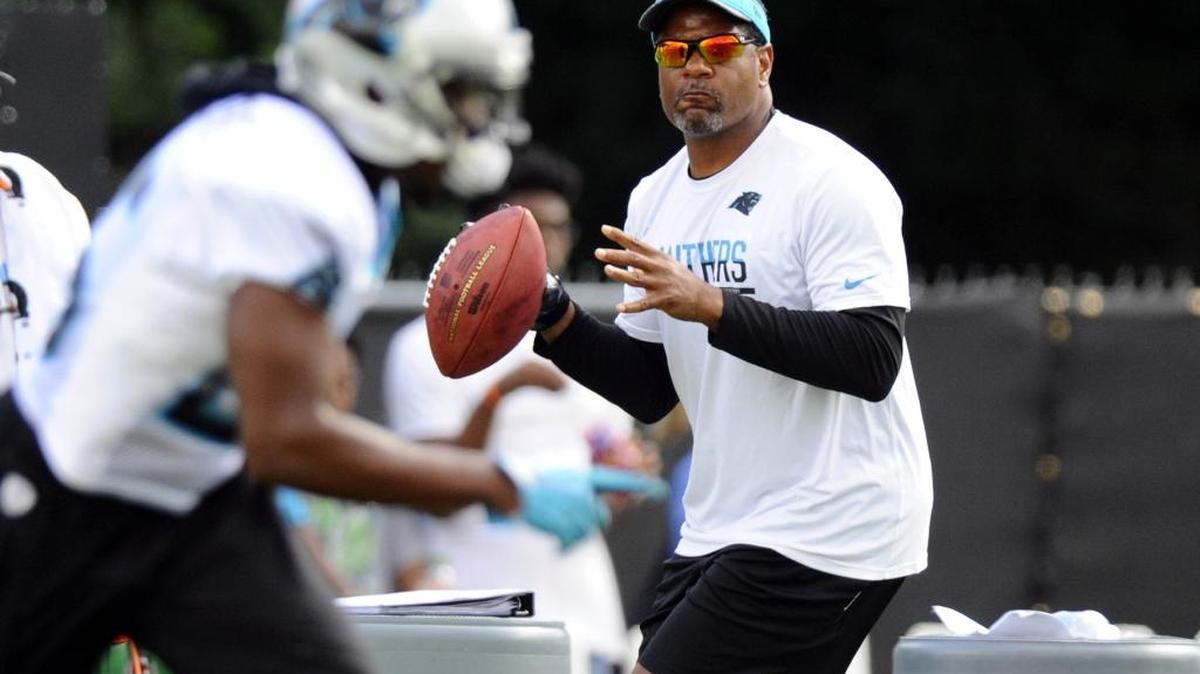 Carolina Panthers secondary coach and assistant head coach Steve Wilks runs a drill at Carolina Panthers Training Camp at Wofford College on Tuesday, August 9, 2016.