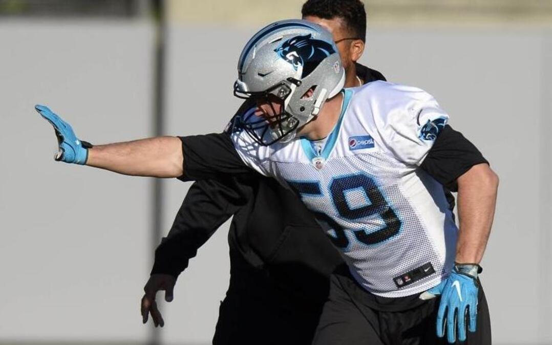 Carolina Panthers middle linebacker Luke Kuechly (59) was practicing with a helmet on Wednesday for the first time since suffering a concussion on Nov. 17. He was limited and is still in the concussion protocol.