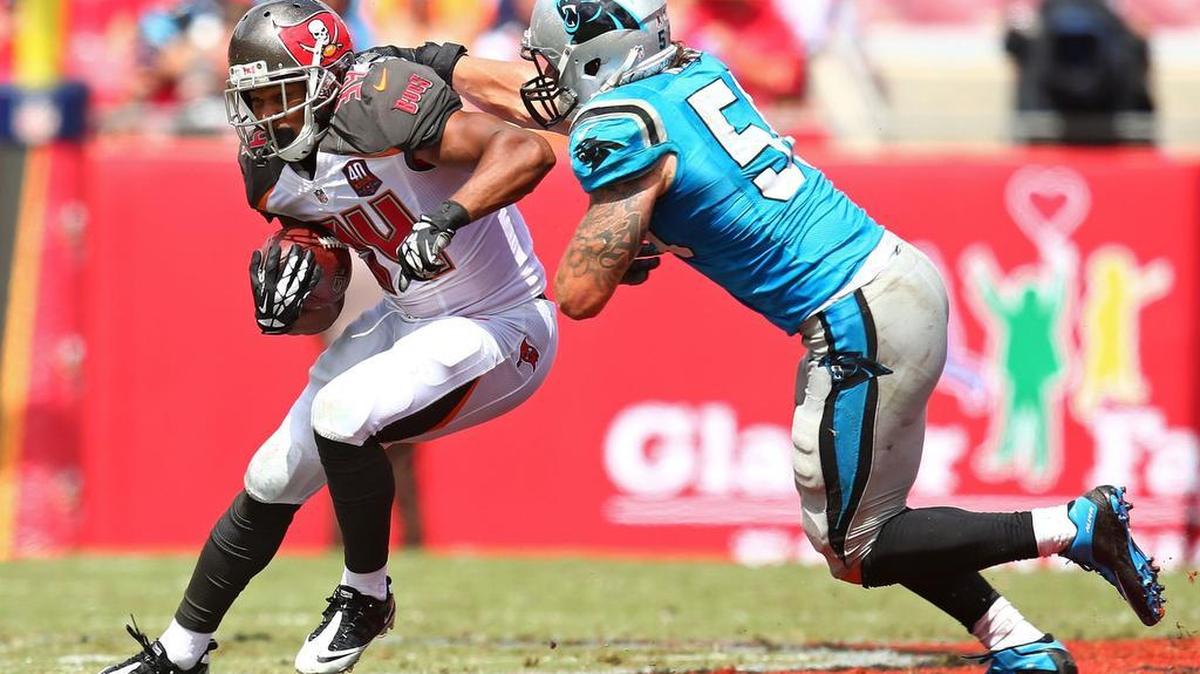 
Carolina Panthers linebacker A.J. Klein (56) played all 79 defensive snaps against the Tampa Bay Buccaneers on Oct. 4, but he came out of that game with a concussion, an independent neurologist confirmed. 
