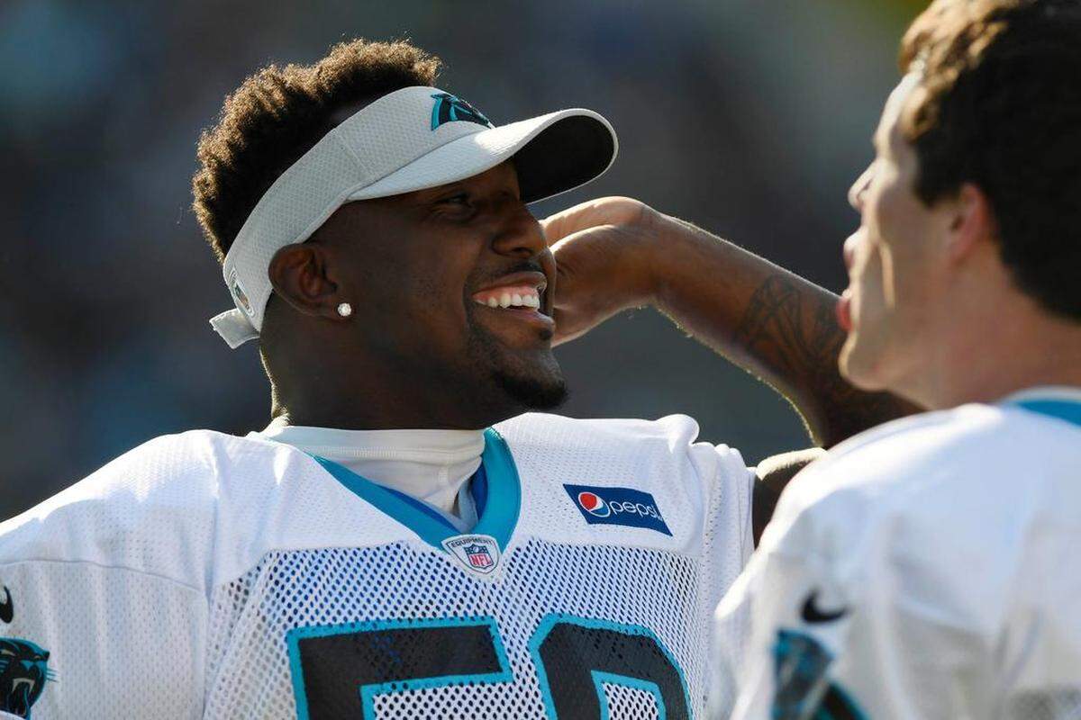 Carolina Panthers linebacker Thomas Davis (left) returns from a four-game suspension this week and will start on Sunday against Washington.