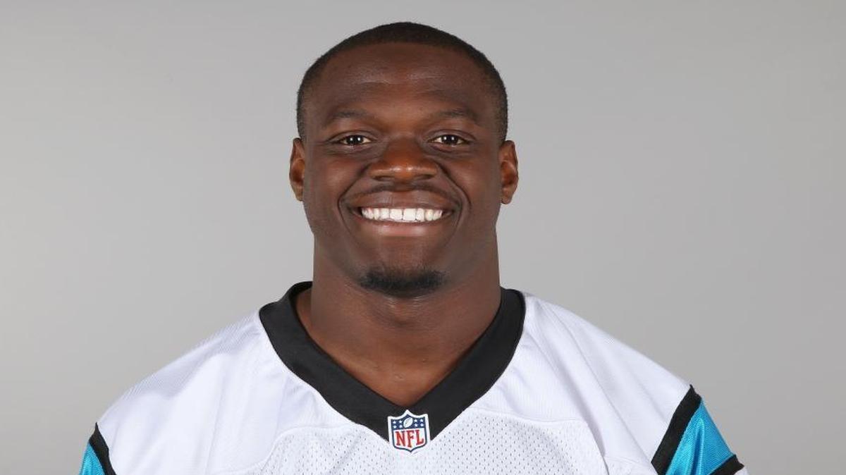 Carolina Panthers receiver Stephen Hill received medical attention to his right knee on Wednesday at training camp in Spartanburg. It’s the second time in a week he’s had issues with the knee.