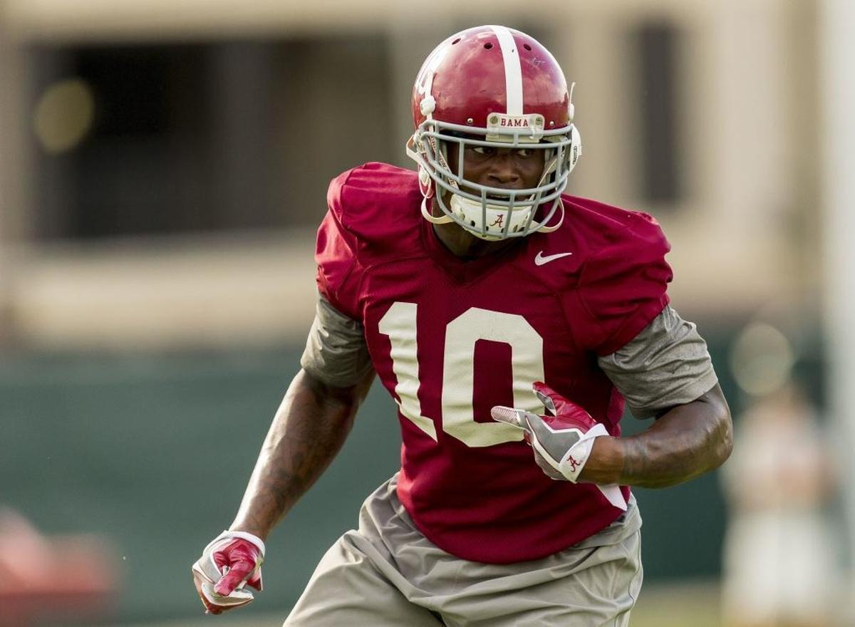 Alabama linebacker Reuben Foster (10) could be a bargain here if Lions can overlook his off-the-field issues.