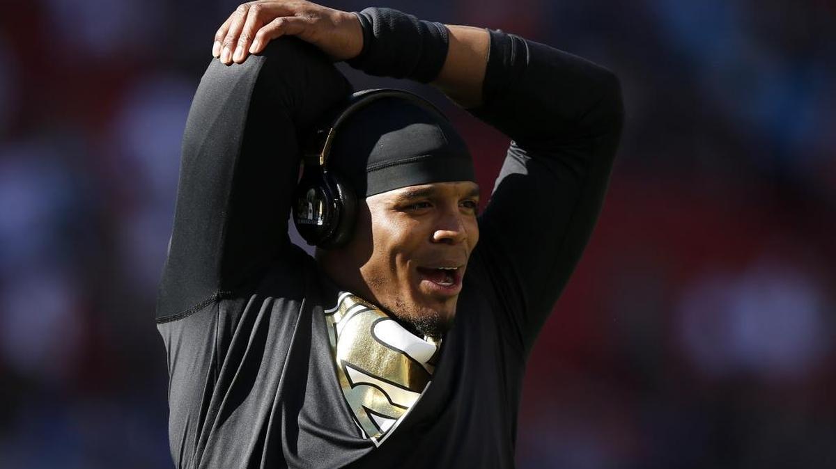 Carolina Panthers quarterback Cam Newton posted a photo of his infant son, believed to be the first public photo of the little boy, on Friday afternoon.