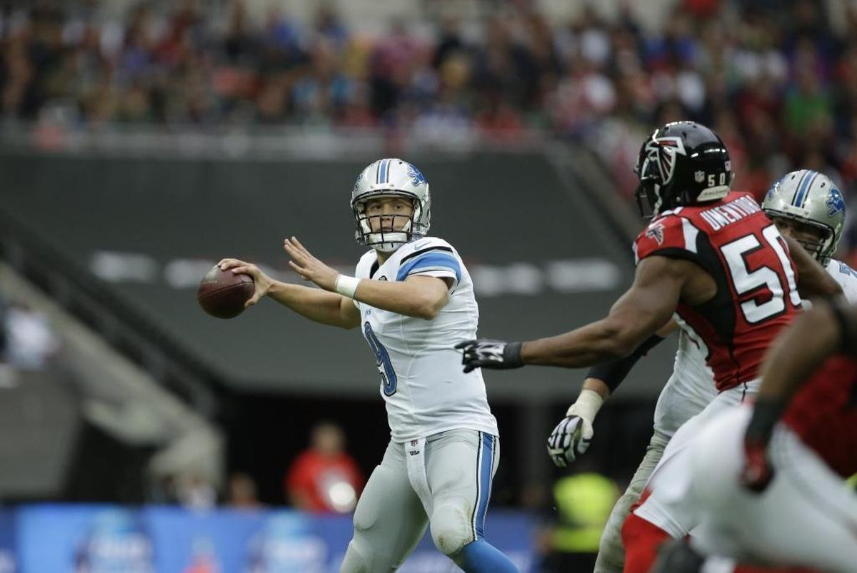 Detroit Lions quarterback Matthew Stafford (9).