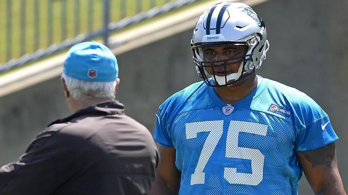 
Carolina Panthers offensive tackle Jonathan Martin (right) has reportedly retired from the NFL at age 25. He would have entered training camp as the Panthers’ backup right tackle. 
