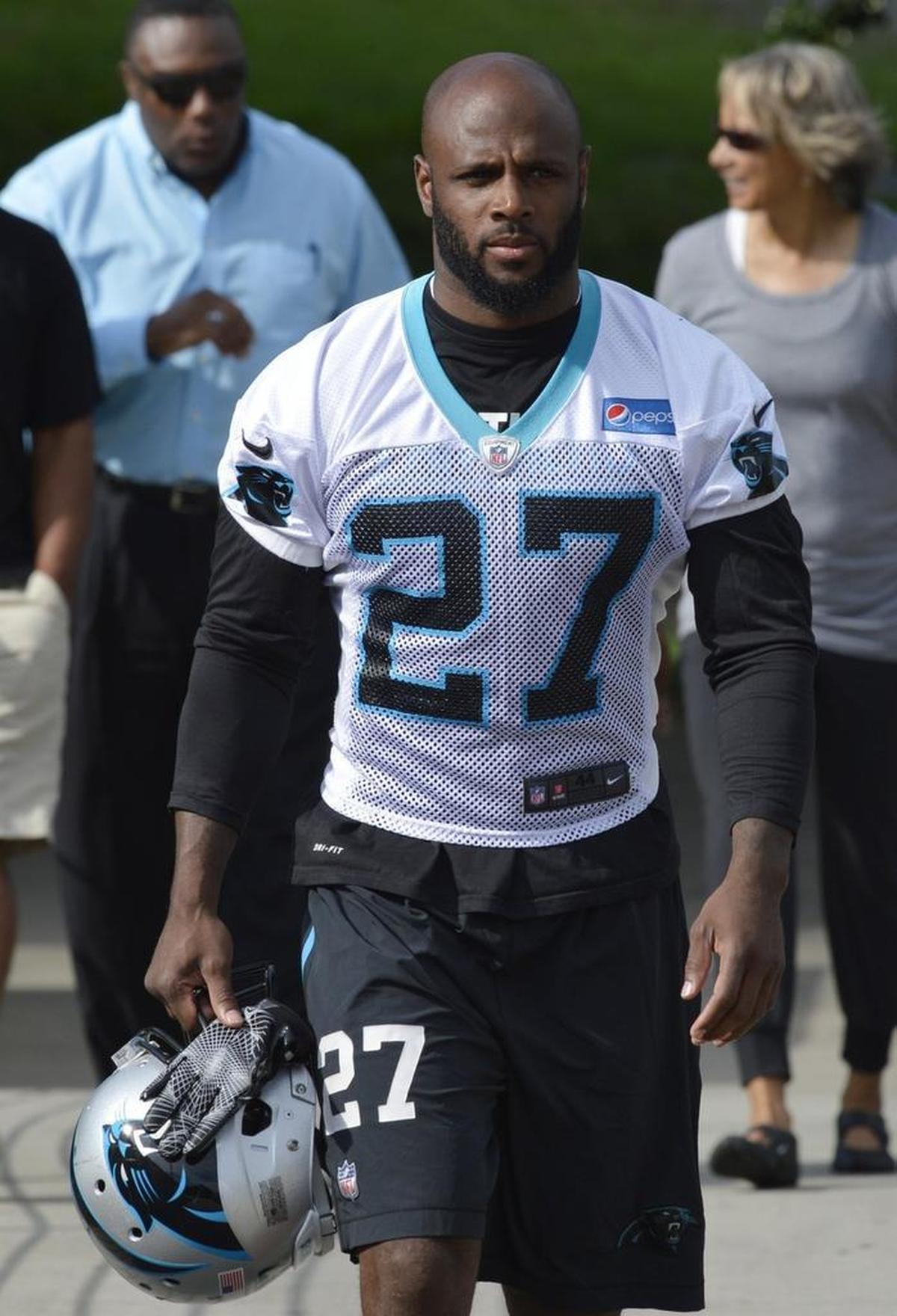The Carolina Panthers signed 36-year-old Mike Adams, a Pro Bowl safety two of the past three seasons, to play strong safety.