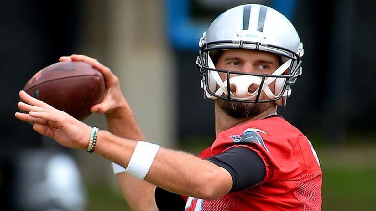 With Carolina Panthers quarterback Cam Newton out, players say they are ready to roll with veteran backup Derek Anderson (3).