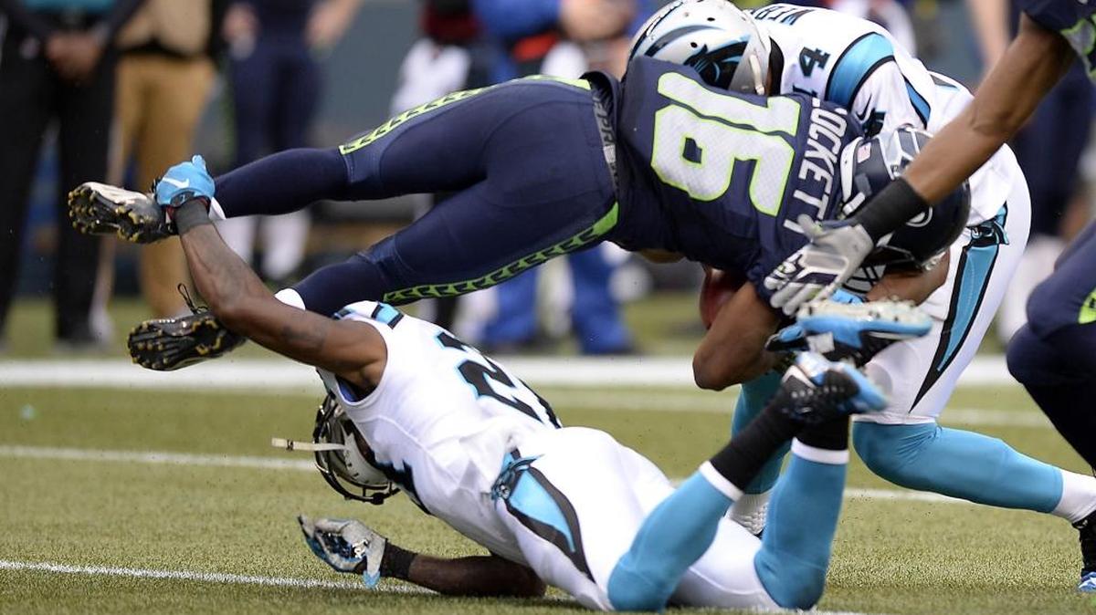 The Carolina Panthers kept Seattle Seahawks returner Tyler Lockett (16) well below his season averages in their Week 6 meeting.
