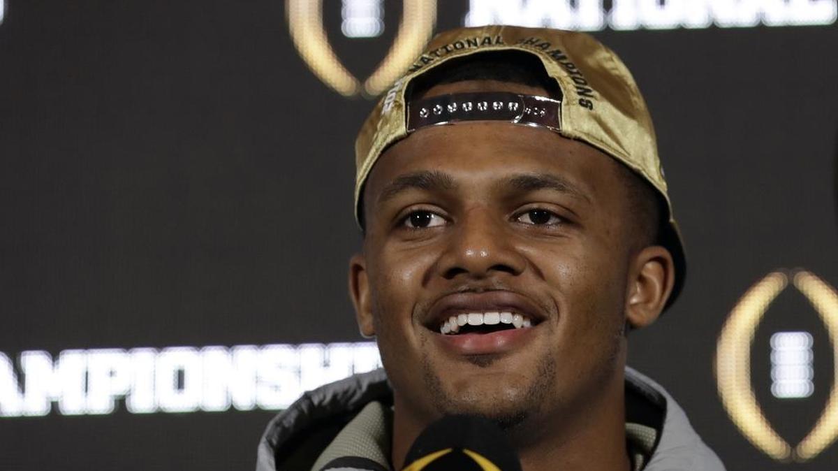 Former Clemson quarterback Deshaun Watson is attending the NFL scouting combine this week in Indianapolis. He will throw Saturday during the passing drills at Lucas Oil Stadium.