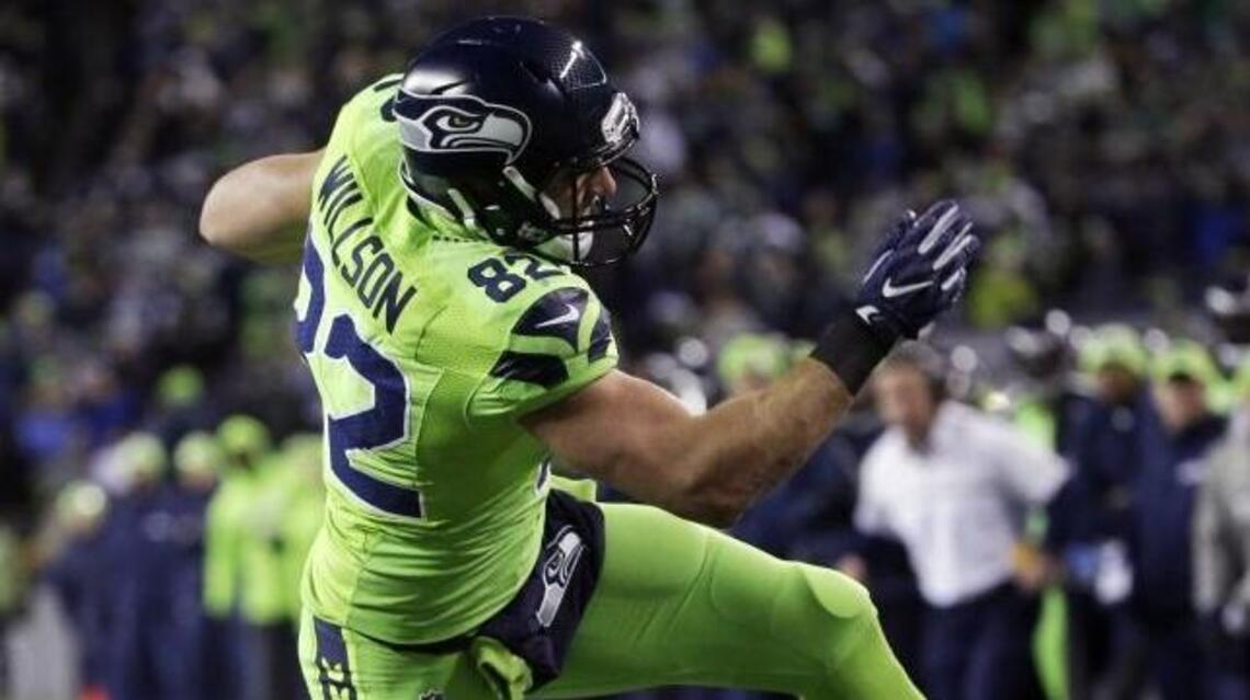 Panthers free agent tight end visiting Seattle – and vice versa