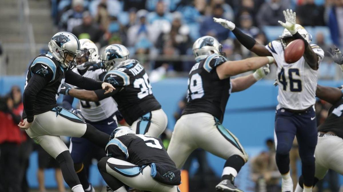 Carolina Panthers kicker Graham Gano (9) was perfect on four field goal attempts and two extra points on Sunday despite an injury to his plant foot that’s common in ballerinas.