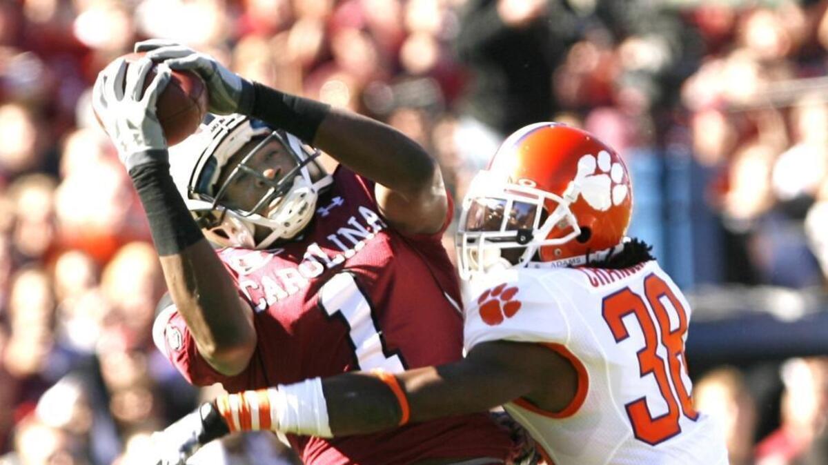 Former Gamecocks wide receiver Alshon Jeffery’s ability to go up and get the ball above defensive backs convinced South Carolina teammates he could be special.