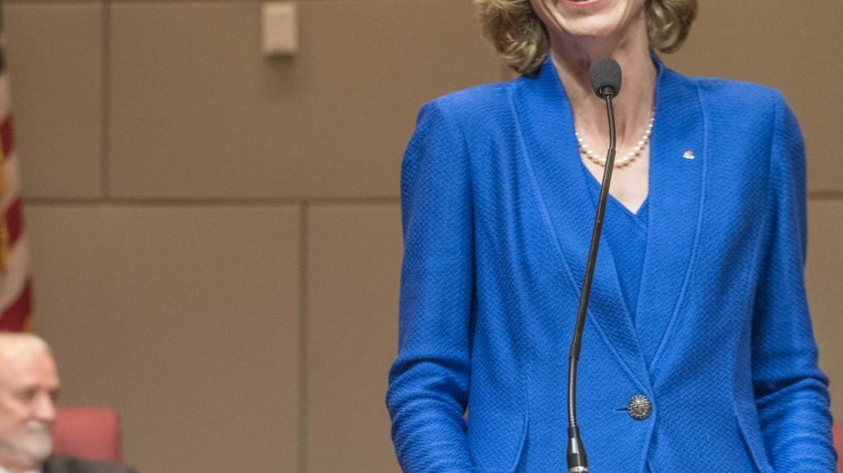 Charlotte Mayor Jennifer Roberts takes in the crowd after being sworn in on 12.07.15 in council chambers at the Charlotte-Mecklenburg Government Center.