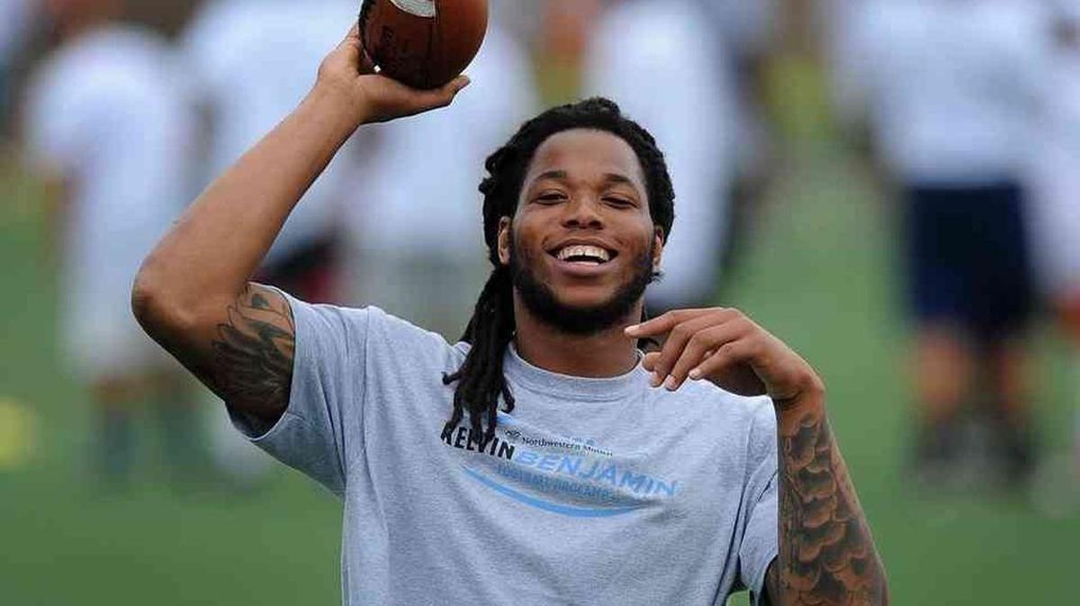 Carolina Panthers wide receiver Kelvin Benjamin, out for the season since tearing and ACL in August, says Thomas Davis has helped him prepare for coming back from an injury.