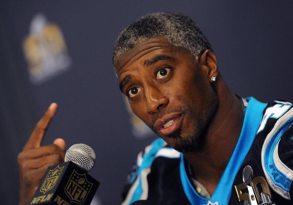 A friend of Roman Harper, shown in 2016, forged a letter in the former Carolina Panther’s name, asking for leniency from a federal court in Charlotte.