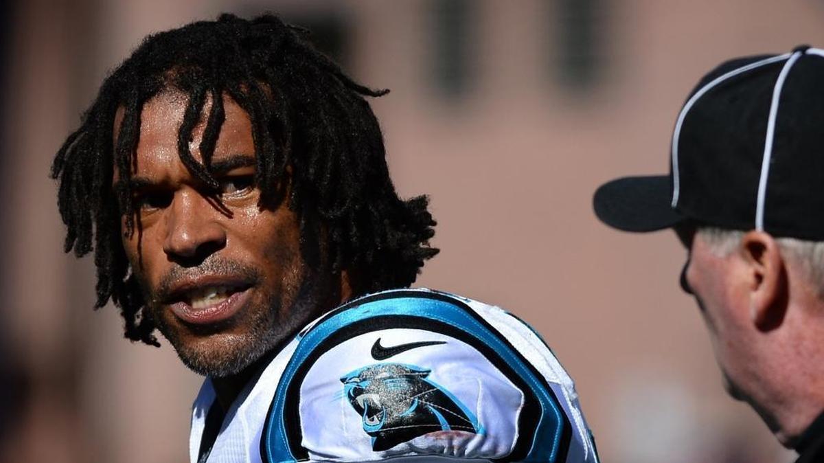 Carolina Panthers defensive end Julius Peppers will return for another season in 2018. Peppers was drafted by the Panthers in 2002.