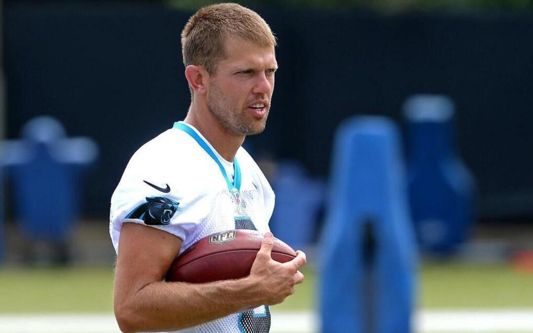 Carolina Panthers punter Andy Lee set two Carolina Panthers records in his first game with the franchise, including a 76-yard punt that traveled the entire distance in the air.