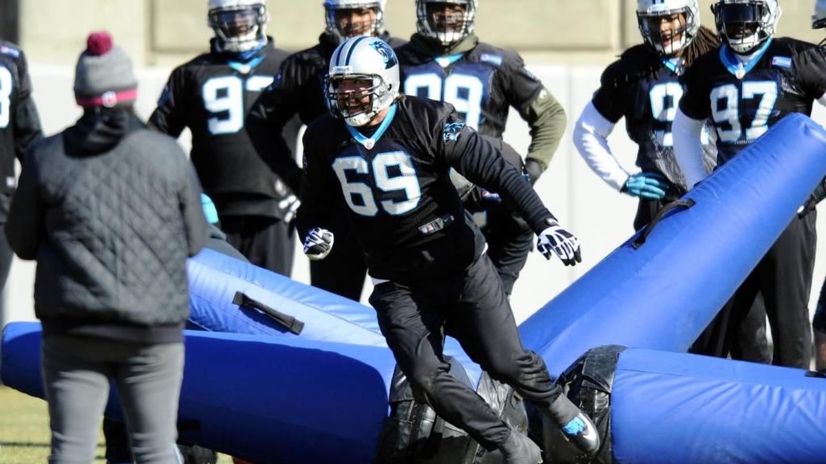 Carolina Panthers defensive end Jared Allen (69) practiced on Thursday despite a foot injury but didn’t play against the Arizona Cardinals.