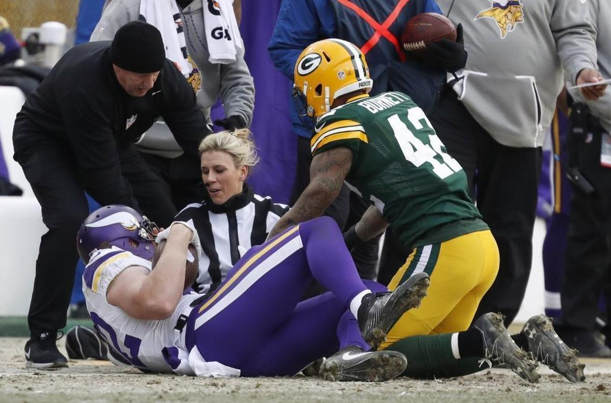 Green Bay Packers safety Morgan Burnett (42) could fill one of a number of vacancies at the position for the Panthers.