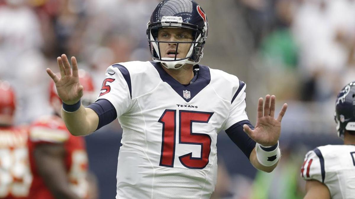 
Houston quarterback Ryan Mallett (15) led the Texans to 17 second-half points on Sunday against Kansas City after replacing starter Brian Hoyer. Mallett will reportedly start Sunday against the Carolina Panthers. 
