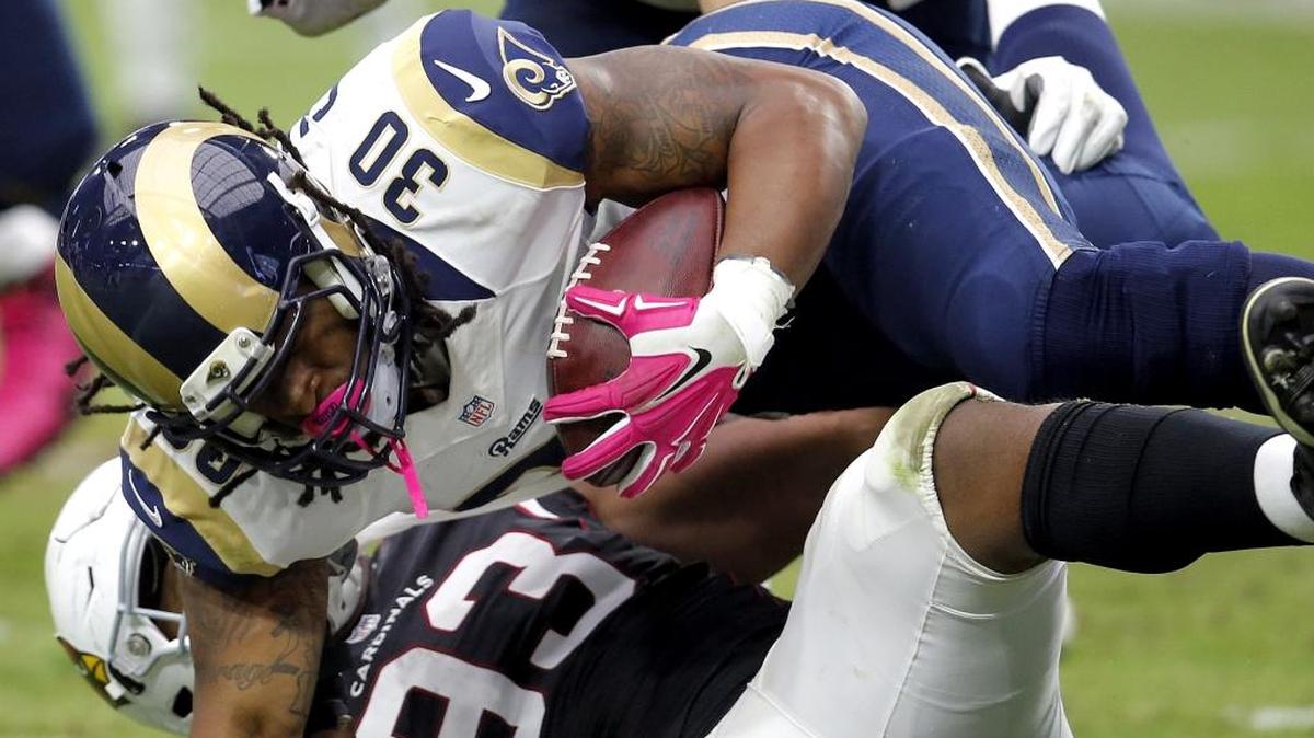 
The Patriots didn’t stop St. Louis Rams running back Todd Gurley (30) much Sunday. Gurley had four runs of more than 20 yards against New England.
