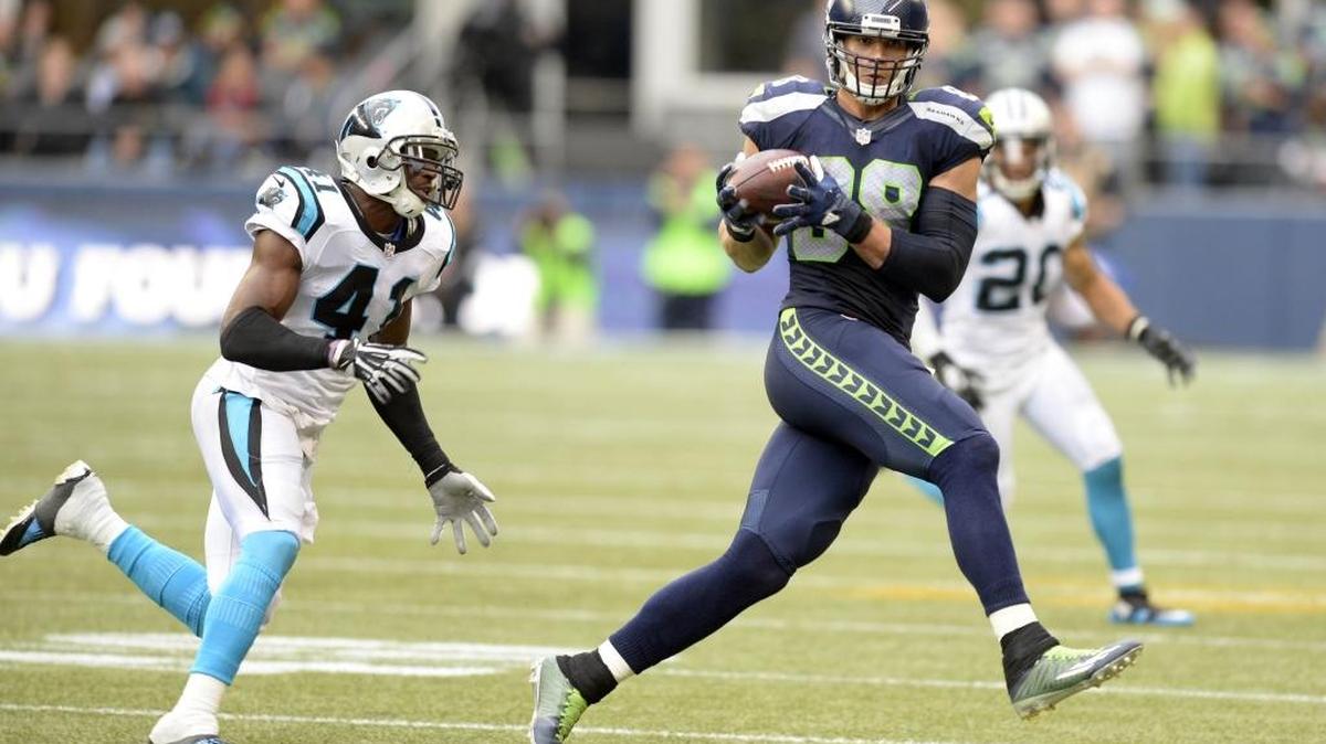 
Seattle Seahawks tight end Jimmy Graham (88) had a game-high 140 receiving yards Sunday against the Carolina Panthers, but his team lost 27-23.
