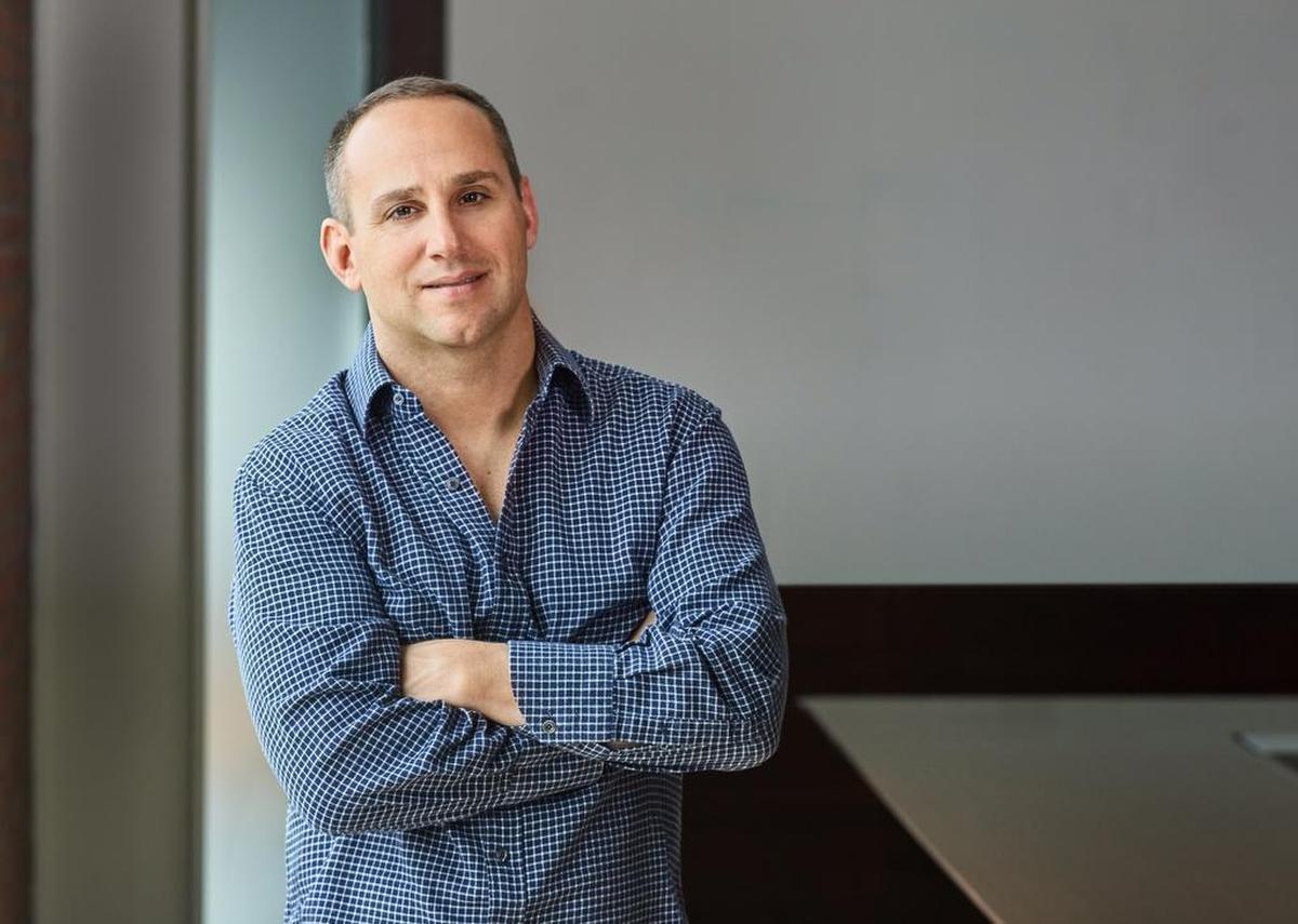 Rubin’s entrepreneurial career began at a young age when he began selling stationery door-to-door. His Fanatics sports merchandise company is now valued at around $4.5 billion.