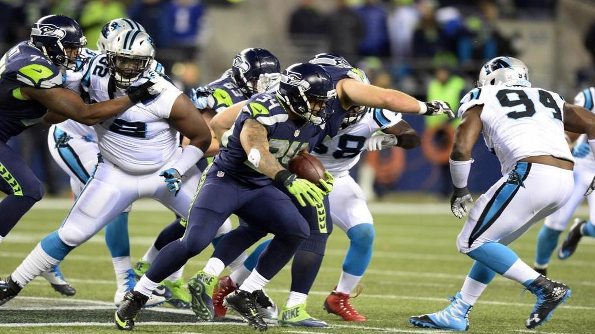 The Carolina Panthers couldn’t stop Seattle Seahawks running back Thomas Rawls (34) or much of anyone else on Sunday, giving up 502 yards of offense in Seattle.