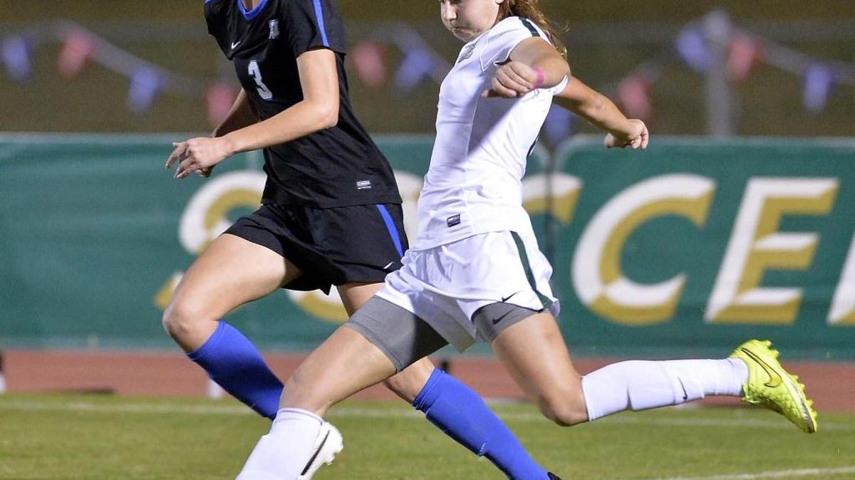 
Charlotte 49ers sophomore forward Martha Thomas (right) was Conference USA Freshman of the Year in 2014.
