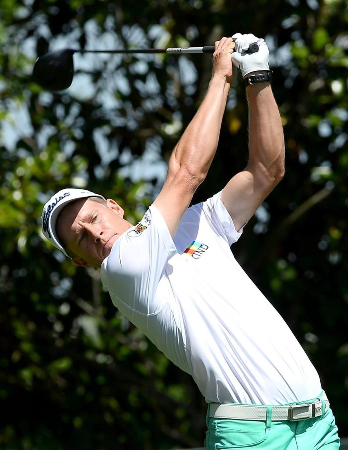 Peter Malnati watches his drive from the 16th tee during Thursday’s first round of the Wells Fargo Championhip at Quail Club.