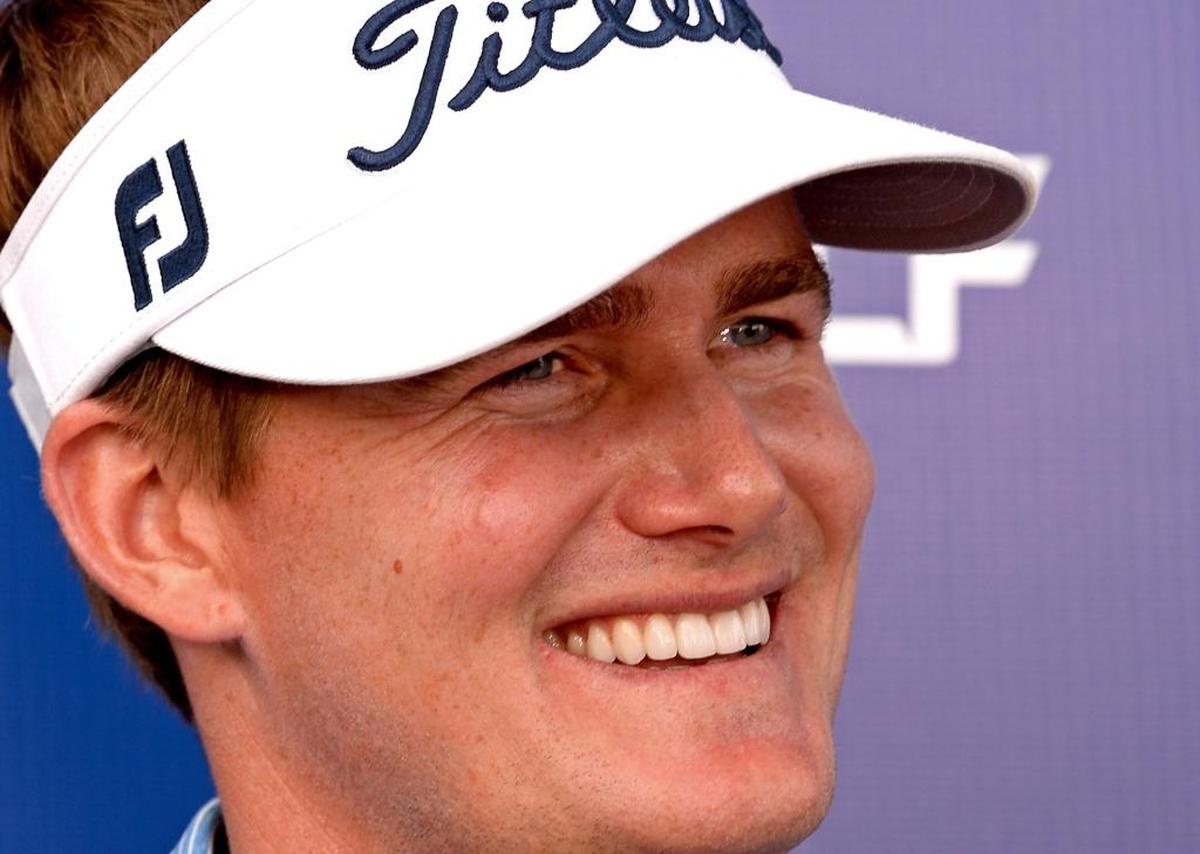 John Peterson shot a 6-under-par 65 to take the first-round lead of the Wells Fargo Championship at Quail Hollow Club.