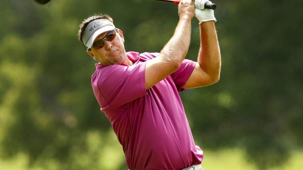 
Barry Dyche tees off on the sixteenth hole at the Charlotte Country Club in the final round of the Charlotte City Amateur golf tournament Sunday, Aug. 16, 2015. Dyche won the three-day tournament. (Nell Redmond photo) 
