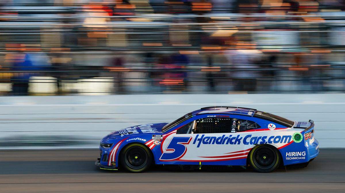 Apr 2, 2023; Richmond, Virginia, USA; NASCAR Cup Series driver Kyle Larson (5) races during the Toyota Owners 400 at Richmond Raceway. Mandatory Credit: John David Mercer-USA TODAY Sports