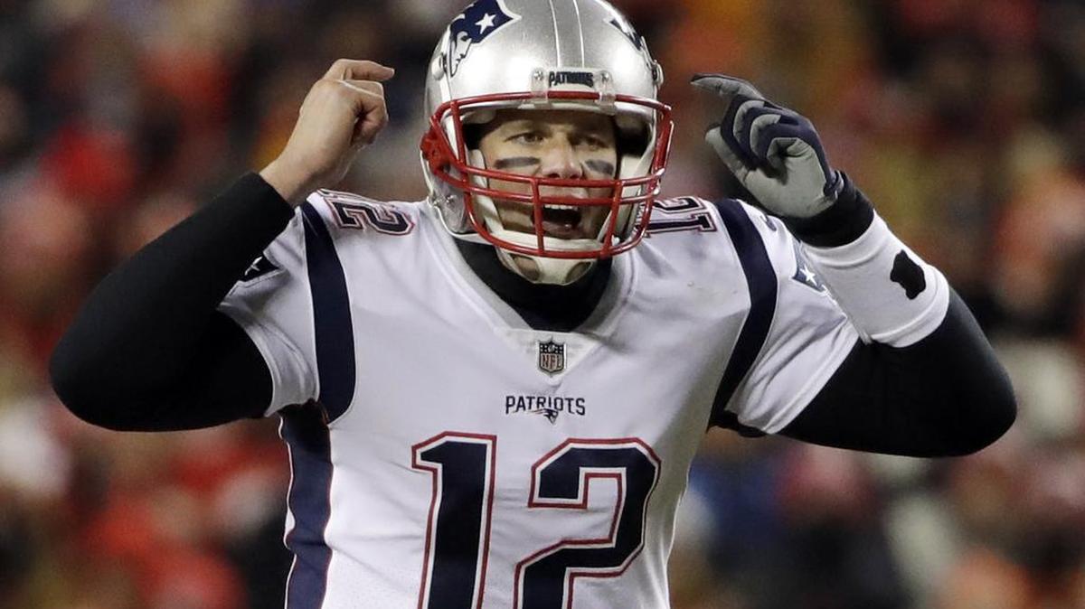 There are tickets available on the secondary marekt to watch Tom Brady and the New England Patriots face the Los Angeles Rams play in Sunday’s Super Bowl.
