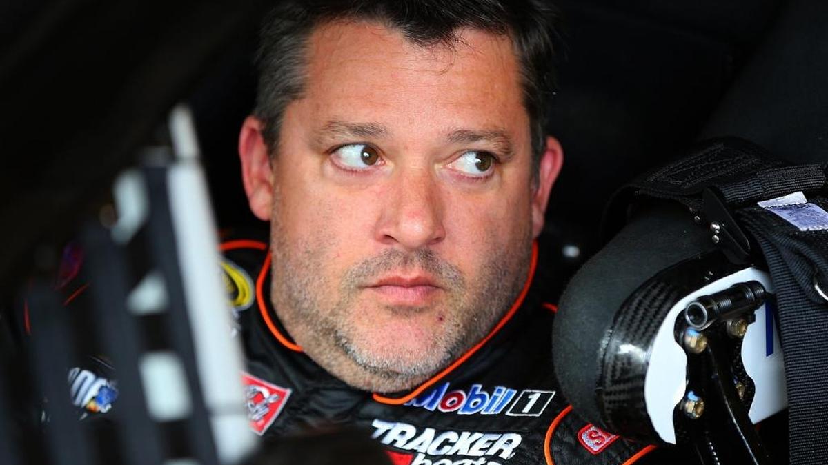 
NASCAR driver Tony Stewart is scheduled Wednesday to announce his retirement from Sprint Cup racing at the end of the 2016 season. 
