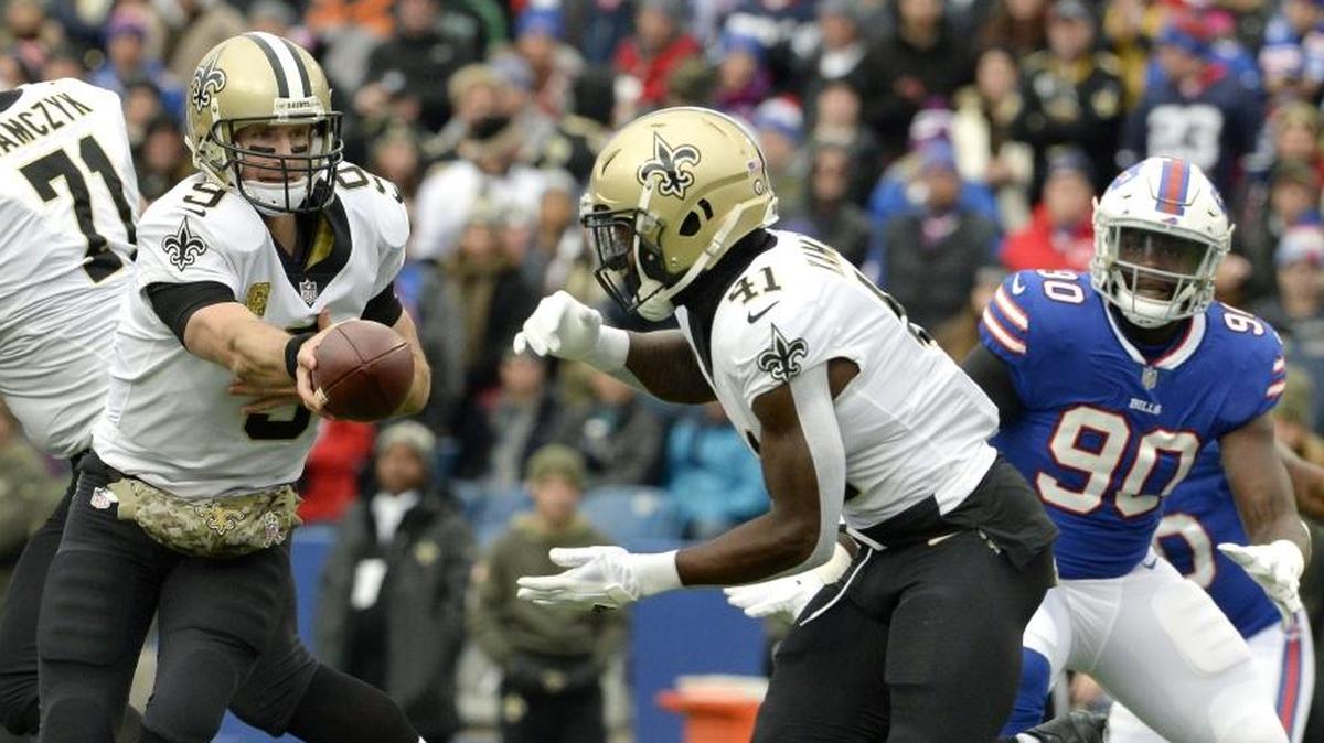 New Orleans Saints running back Alvin Kamara (41) is one of two viable running back starters from his team for fantasy football, and that’s becoming more common.