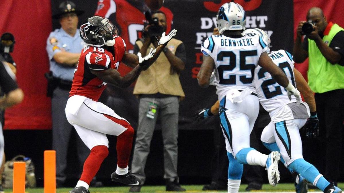 Aldrick Robinson (left), then with the Atlanta Falcons, catches a touchdown pass against the Carolina Panthers in 2016.