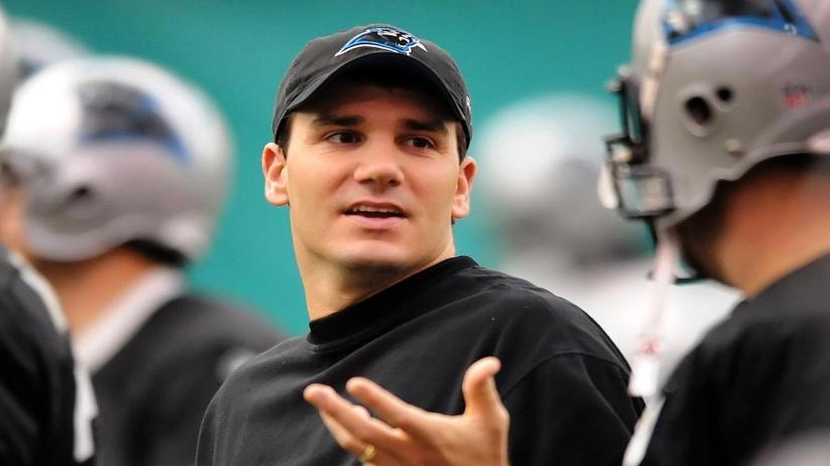 Carolina Panthers quarterback Jake Delhomme (center) says that Cam Newton’s shoulder surgery is not ideal but that it will affect his offseason less than it would if he were a younger, less experienced quarterback.