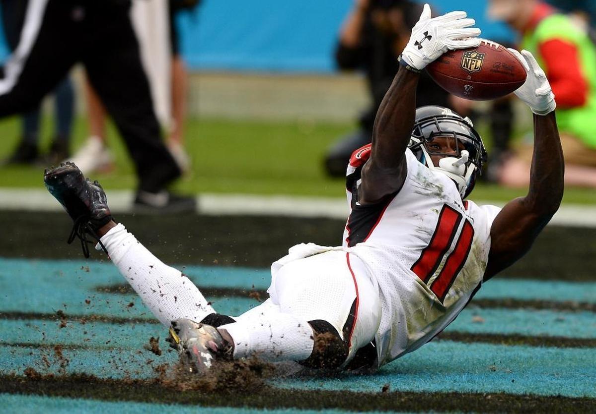 Atlanta Falcons wide receiver Julio Jones drops a sure touchdown pass from quarterback Matt Ryan in the fourth quarter of Carolina’s 20-17 win over Atlanta Sunday.