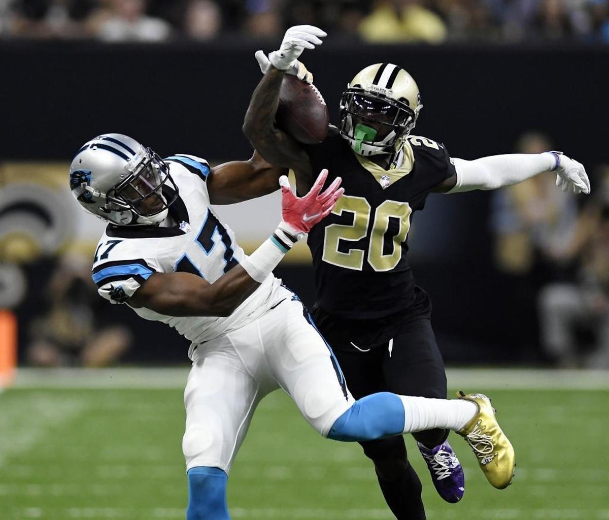 Carolina Panthers wide receiver Devin Funchess (17) has a pass broken up by New Orleans Saints cornerback Ken Crawley (20) Sunday in the Saints’ victory. Funchess did not have a catch in the game until the last play of the third quarter.