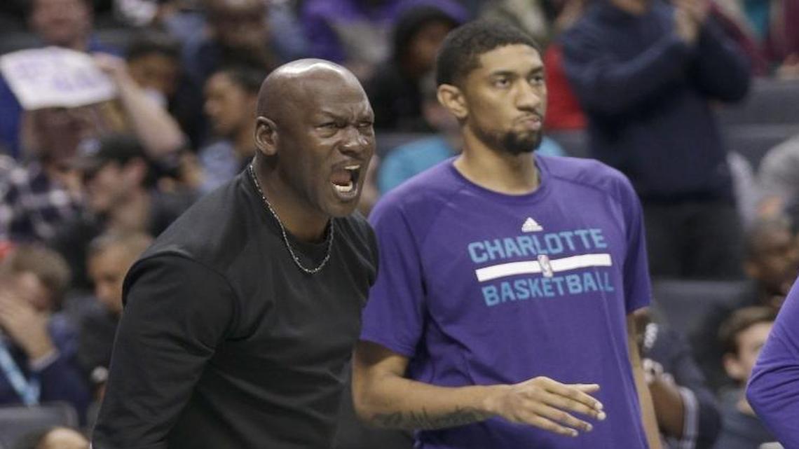 Charlotte Hornets owner Michael Jordan (left) yells at an official at a Hornets game in January. Golden State owner Joe Lacob said in a radio interview Tuesday that Jordan had told him the Warriors’ 73-win season a year ago was essentially meaningless.