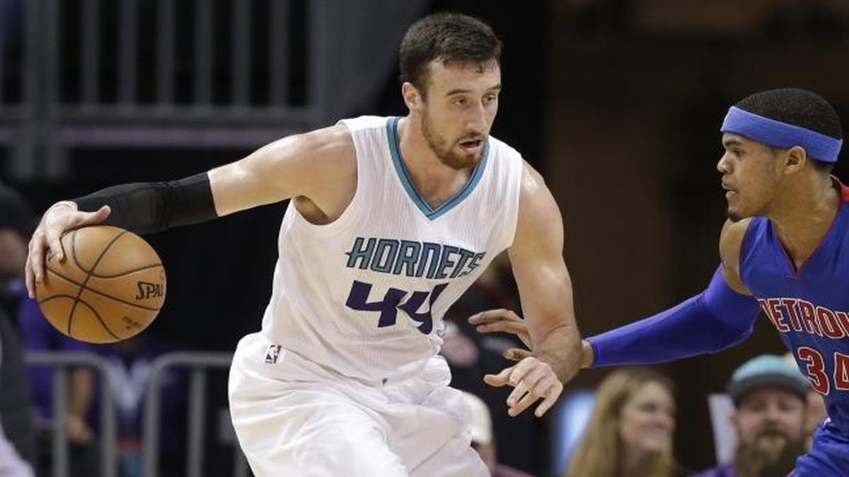 Charlotte Hornets forward Frank Kaminsky III (44) struggled Tuesday against the Detroit Pistons, including Tobias Harris (34), as Kaminsky searches for consistency after being thrust into a starter’s role.