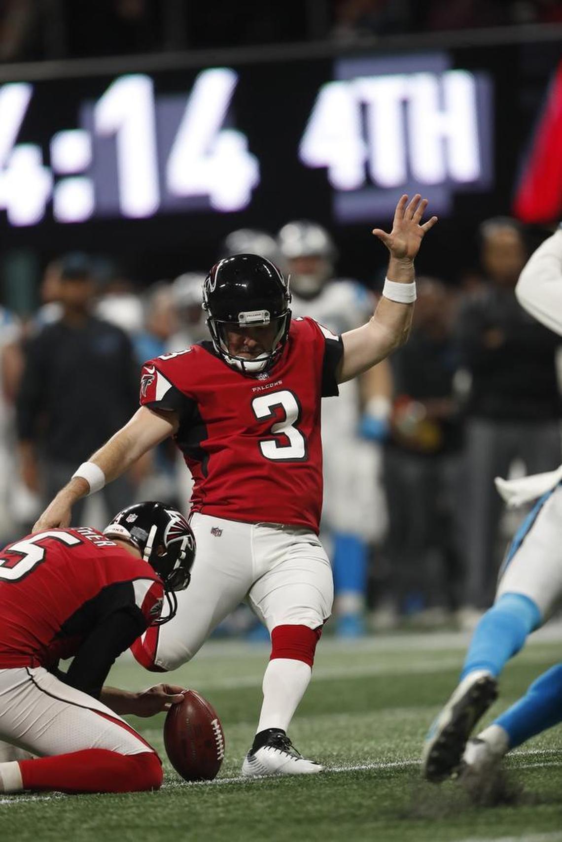 Atlanta kicker Matt Bryant (3) had five field goals Sunday, outscoring Carolina by himself in the Falcons’ 22-10 win.