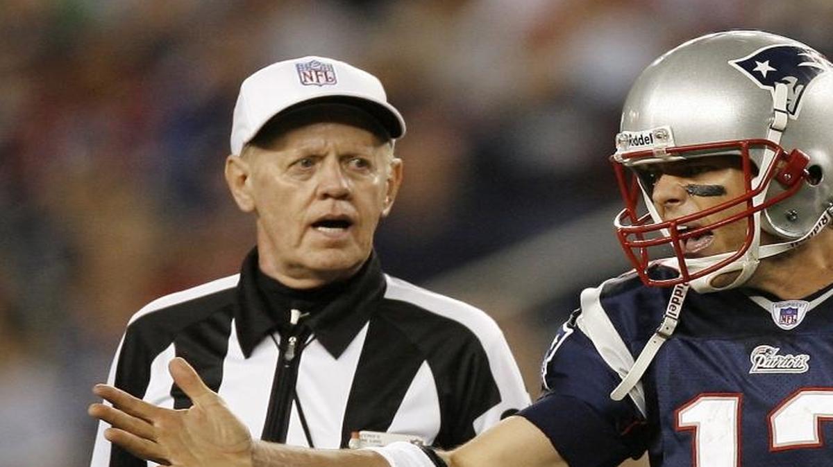 
New England quarterback Tom Brady argues a call with Gerry Austin in 2006. 
