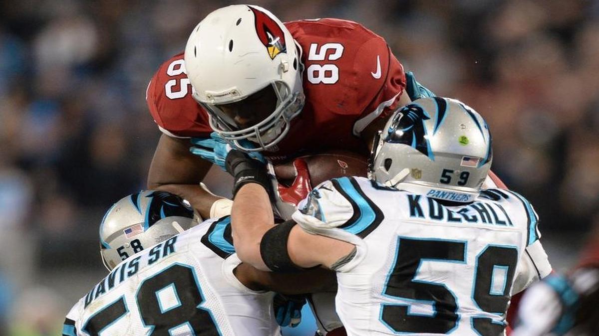 If Carolina Panthers linebacker Thomas Davis (58) is cleared medically after suffering a broken arm on this play, he plans to play in Super Bowl 50.