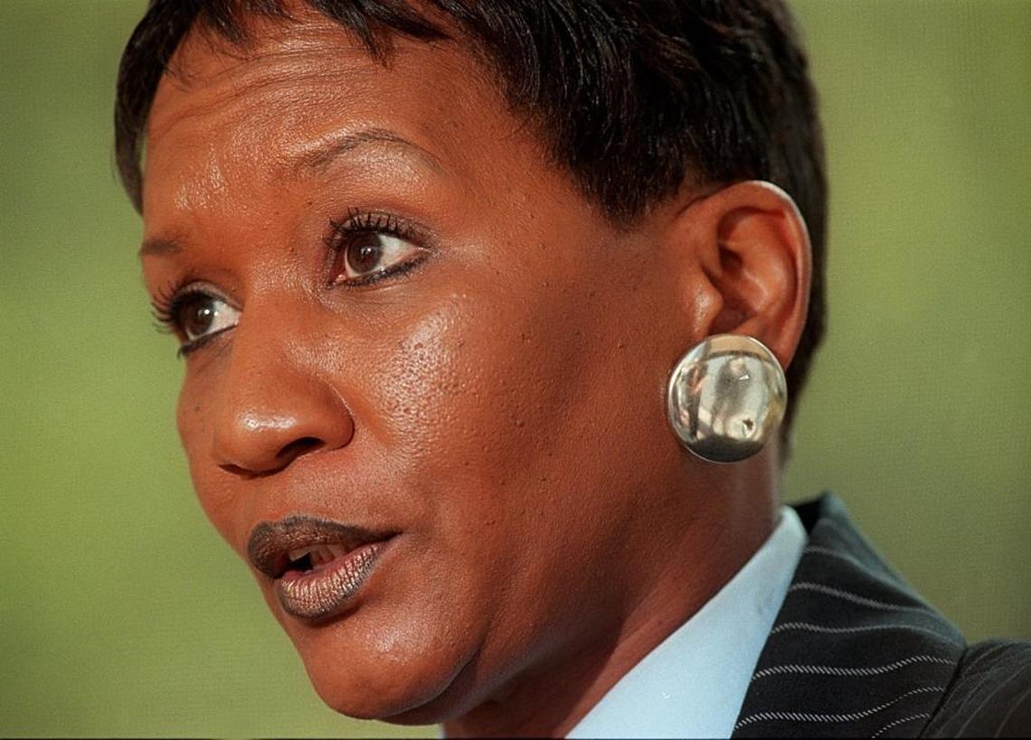 Theodry Carruth, pictured in 2000 during her son’s trial in Charlotte, pushed her son Rae Carruth to go to college.