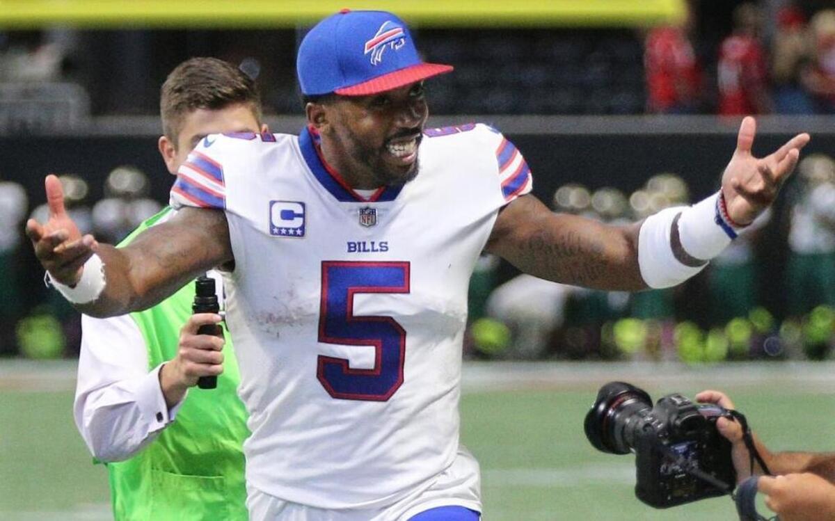 Raise your hands if you had the Buffalo Bills and quarterback Tyrod Taylor in the AFC lead after four weeks.