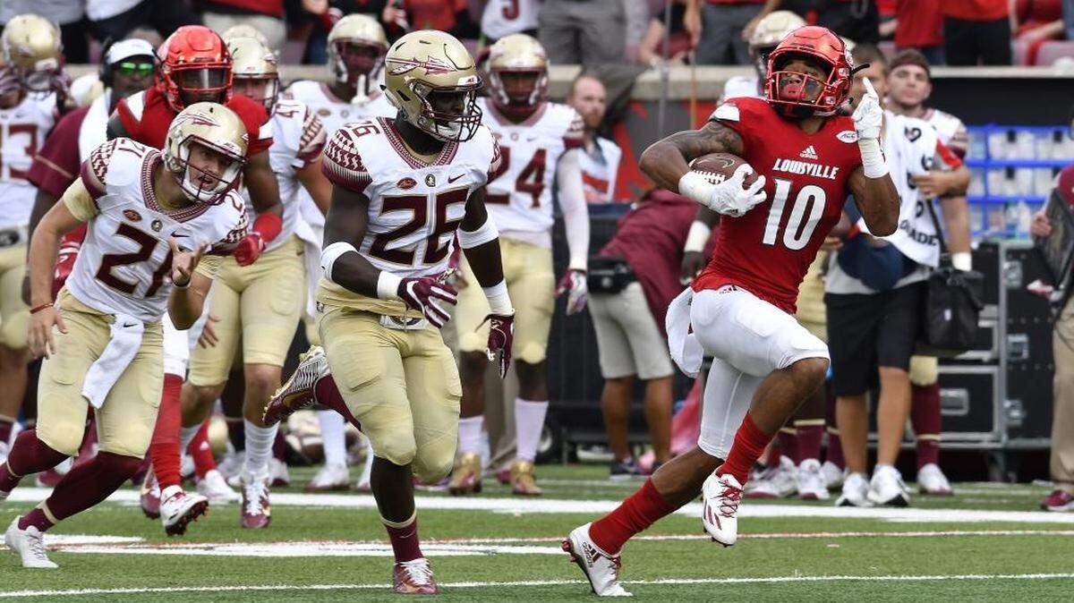 Louisville cornerback Jaire Alexander, right, is likely to be available when the Carolina Panthers make their draft pick. The former former Rocky River high school star would be a fine fit in Carolina’s defensive backfield.